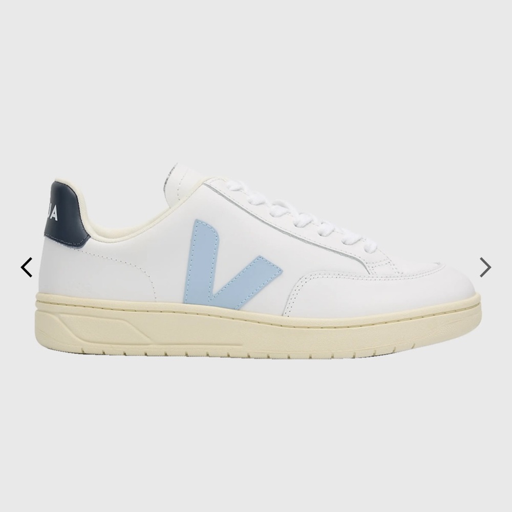 BLUE AND WHITE VEJA SNEAKERS SIZE 37/6
